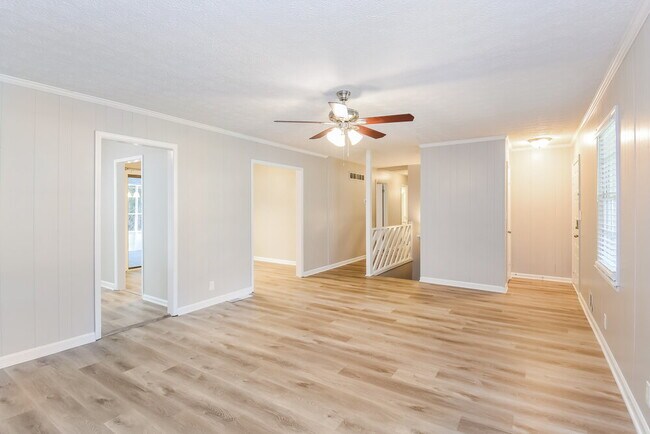 Building Photo - 2885 Kellogg Creek Rd