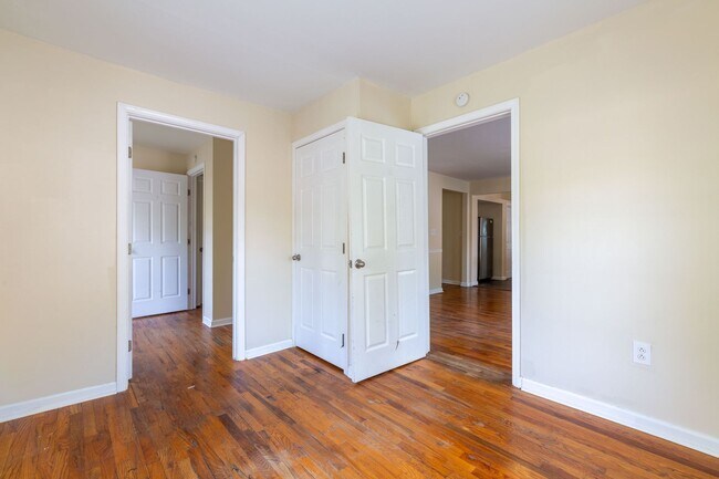 Building Photo - 4-Bedroom Rental in Prime Hapeville Location