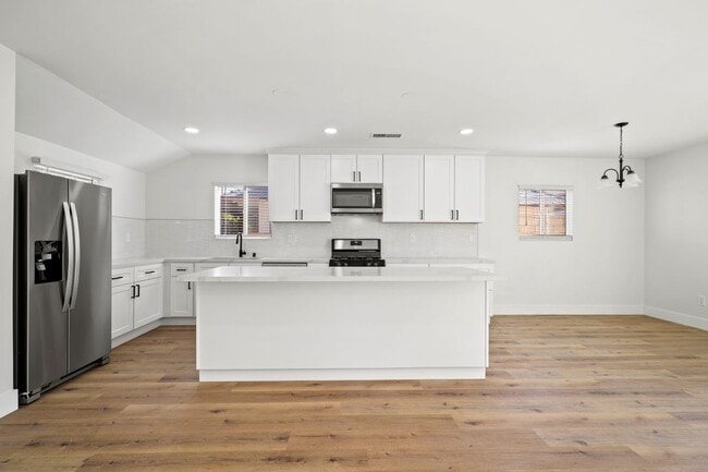 Building Photo - 17434 Saticoy St