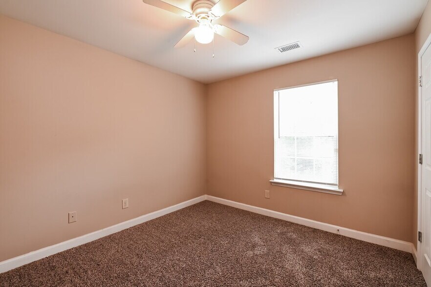 Building Photo - 504 Rockborough Terrace