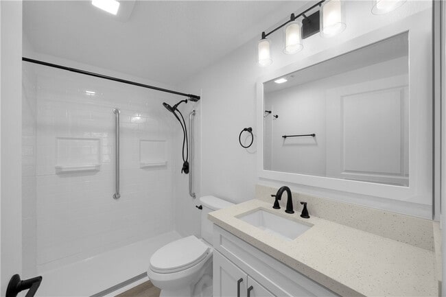 Building Photo - 1225 E Palm Dr