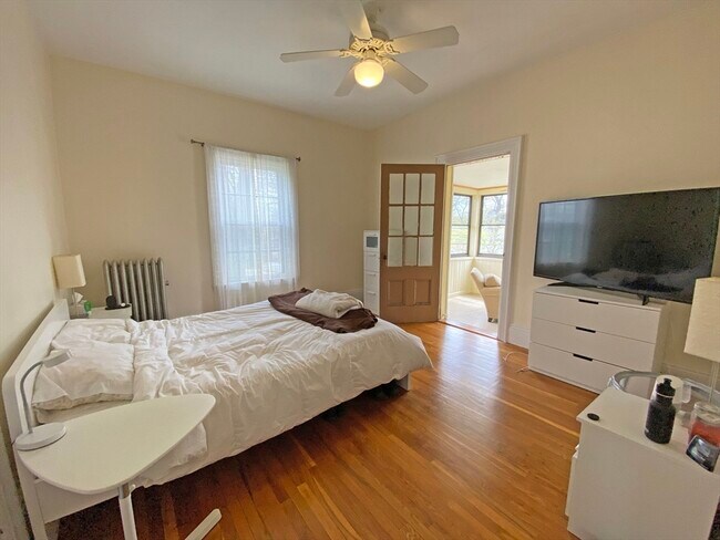 Building Photo - 263 Auburndale Ave