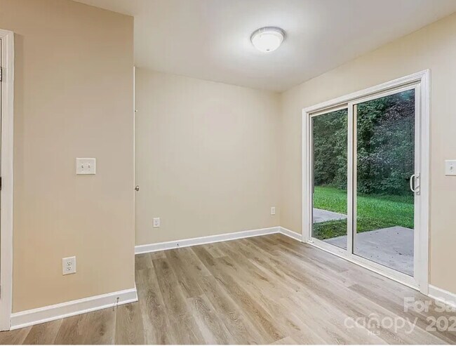 Building Photo - 4400 Tantilla Cir