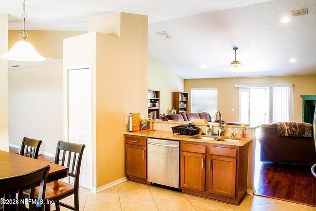 Building Photo - 11542 Wandering Pines Trail W