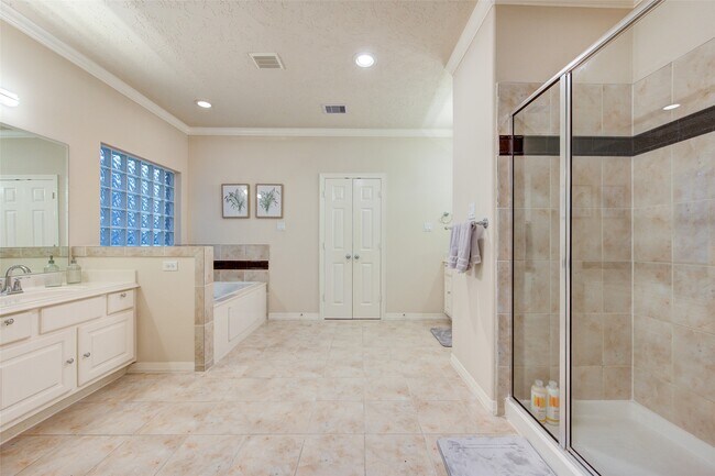 Building Photo - 1147 Sopris Dr