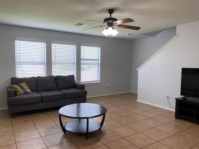 Building Photo - 13308 Dearbonne Dr
