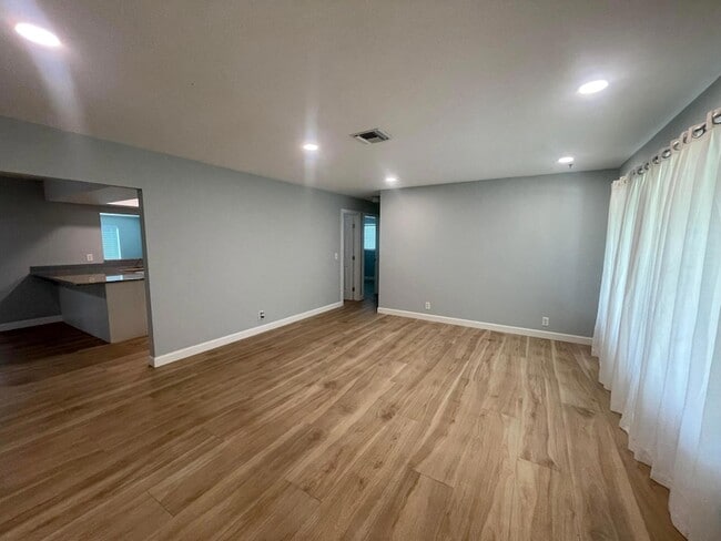 Building Photo - 11737 Inverness Cir