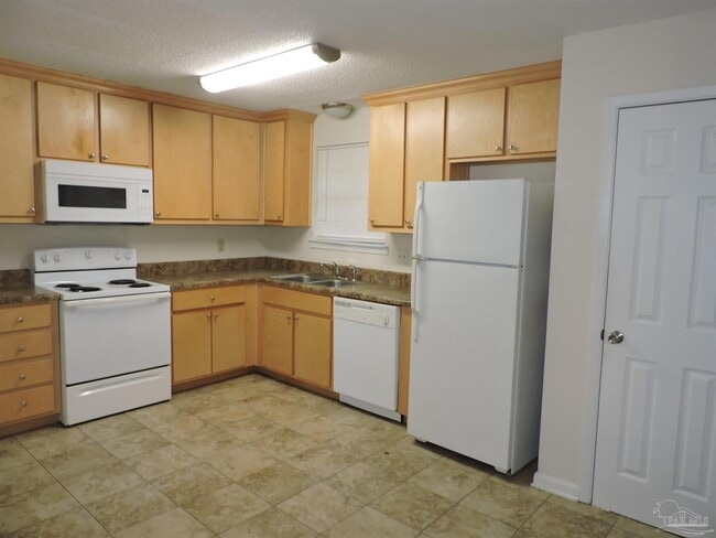 Building Photo - 7031 Redondo Dr