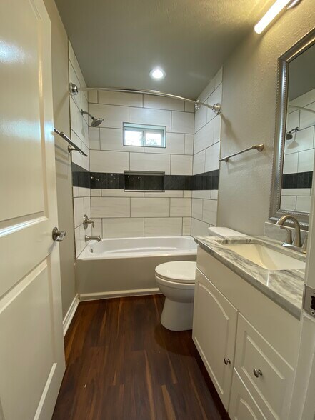 Building Photo - 2118 Burnet St