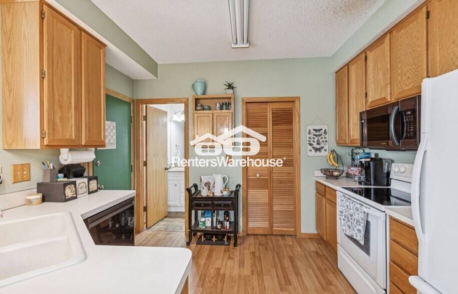Building Photo - 8829 Branson Dr