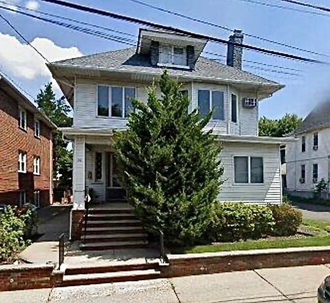 Building Photo - 26 Hudson Pl