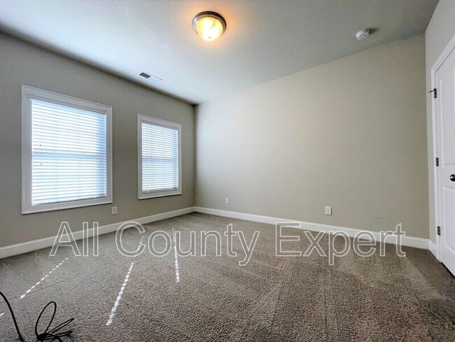 Building Photo - 113 Laurel Crst Aly