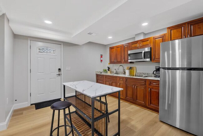 Building Photo - 3810 Nicholson St