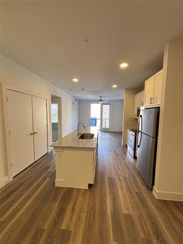 Building Photo - 300 N McDonald St