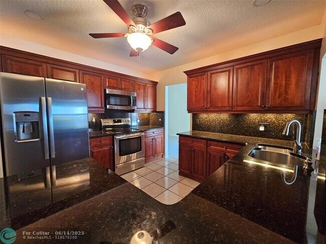 Building Photo - 11327 Little Bear Dr