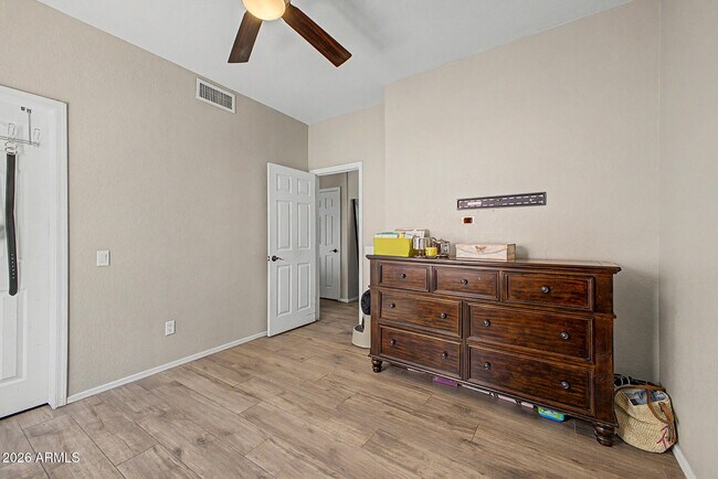 Building Photo - 4518 E Rowel Rd