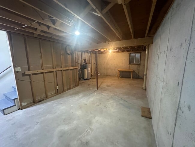 Building Photo - 506 W 42nd St