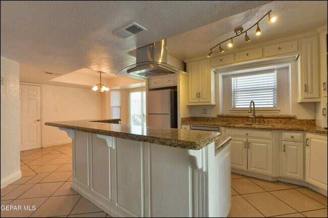 Building Photo - 1744 Gambel Quail Dr