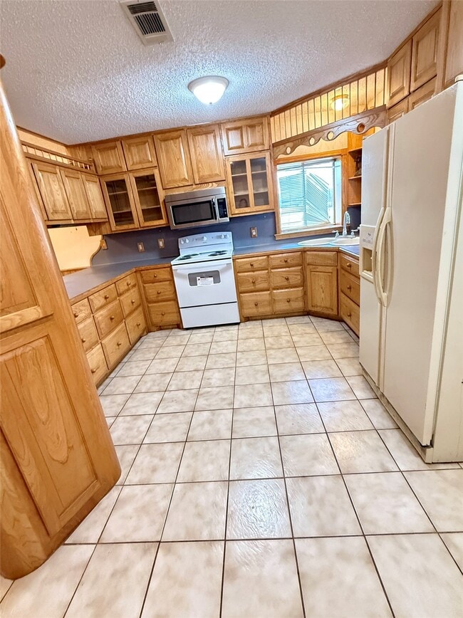 Building Photo - 5911 Farm to Market Rd 1459