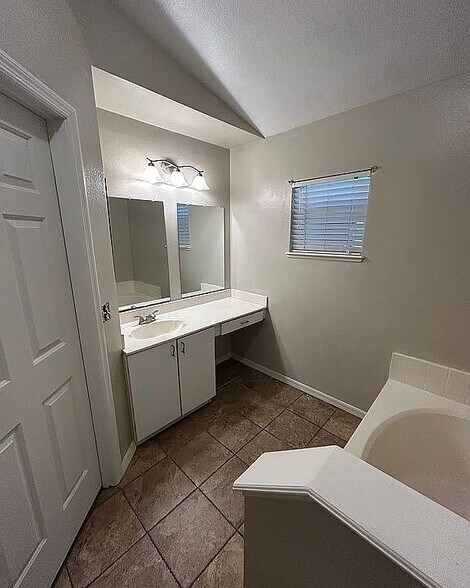 Building Photo - 3243 Bretton Woods Ter