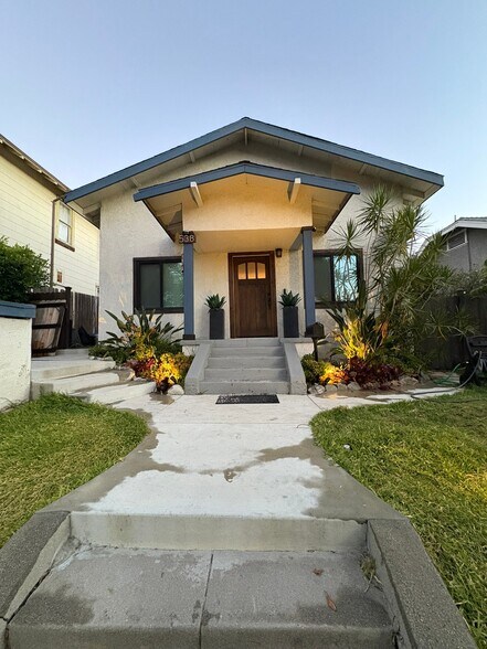 Building Photo - 538 Kendall Ave