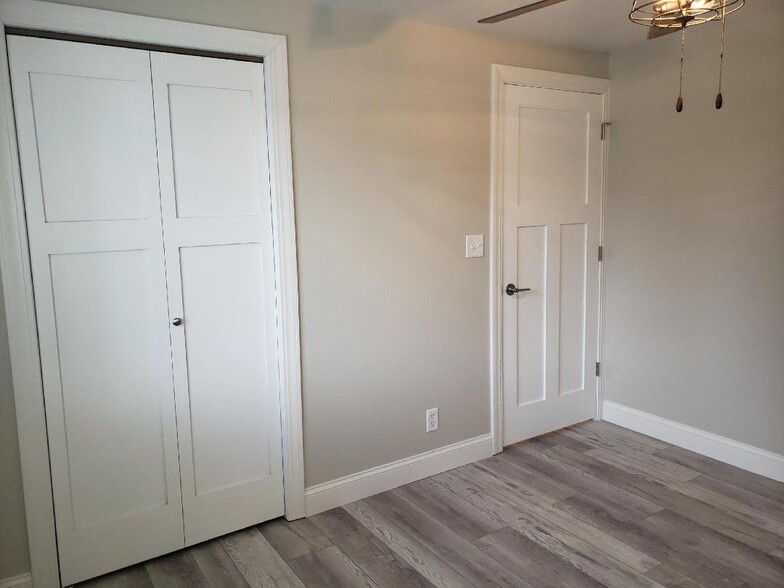 Building Photo - 2450 Hamilton St