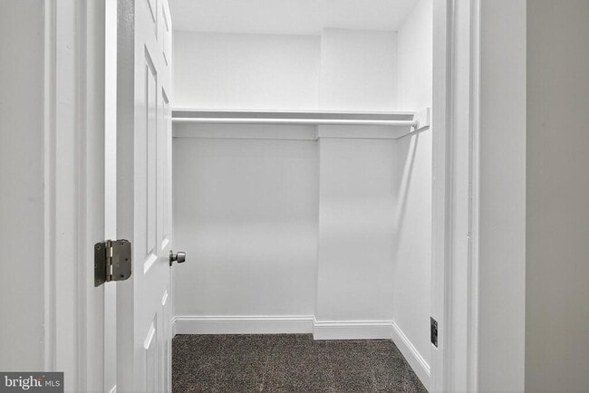 Building Photo - 2417 Washington St