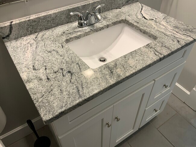 Building Photo - 23 Williams St