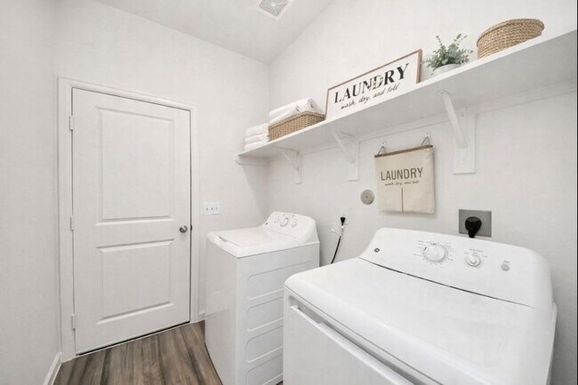 Building Photo - 3056 Sea Turtle Dr