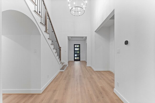 Building Photo - 26915 Longwood Ledge Ln