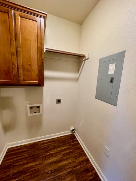 Building Photo - 2001 Kirby Lee St