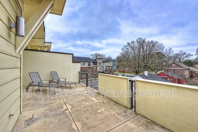 Building Photo - 3475 Spencer St