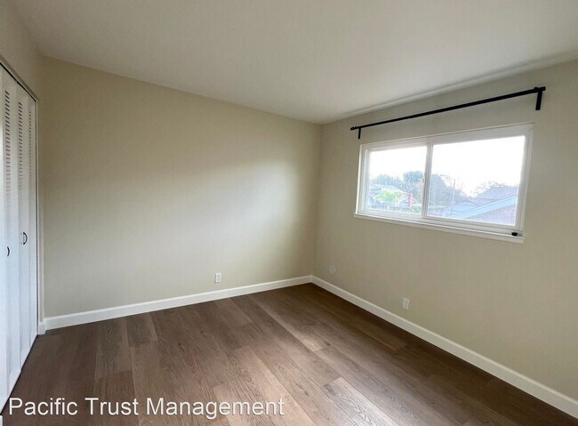 Building Photo - 4 br, 3 bath House - 9163 Evergreen Dr.