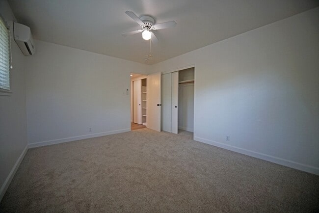 Building Photo - 20 Manley Ct