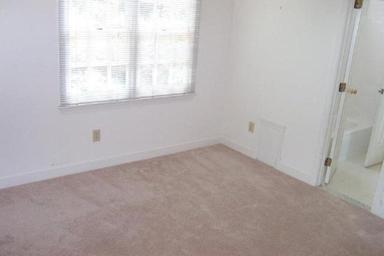 Building Photo - 9405 Locust Hill Rd