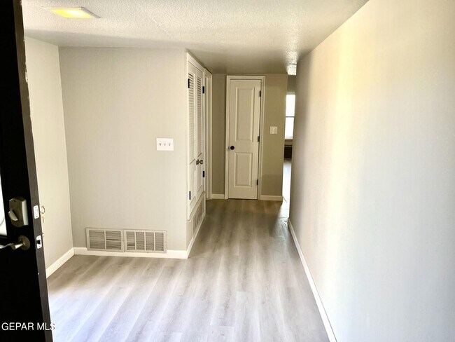 Building Photo - 11676 Andrienne Dr