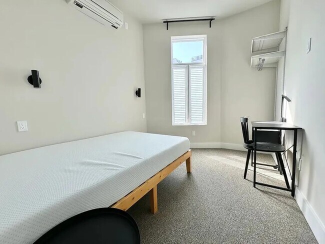 Primary Photo - Furnished room/NOT APARTMENT