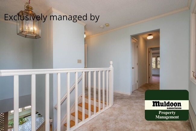 Building Photo - Beautiful 3 bedroom home with two car garage in Old Broadmoor