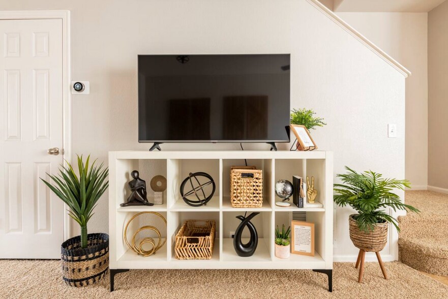 Building Photo - 2073 Squawbush Ridge Grv