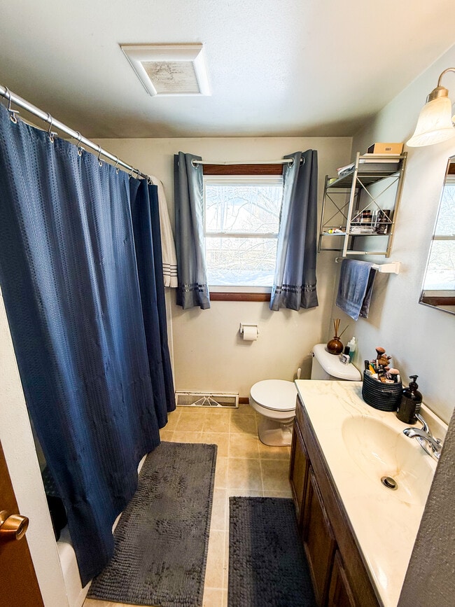 Building Photo - 4932 Sutton Ln