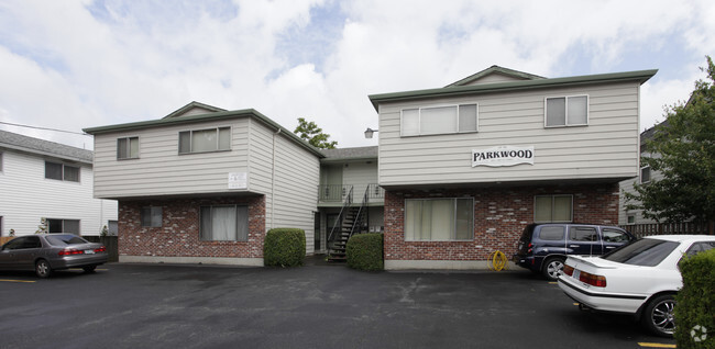 Primary Photo - Parkwood Apartments
