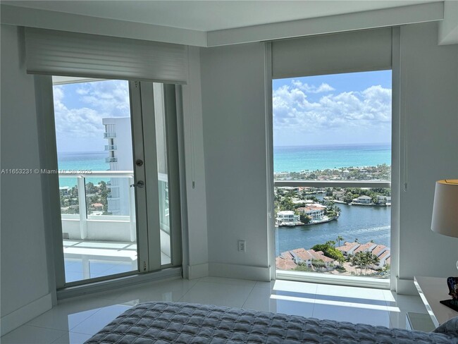 Building Photo - 21055 Yacht Club Dr