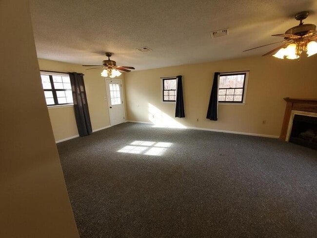 Building Photo - 6414 Tradewinds Dr