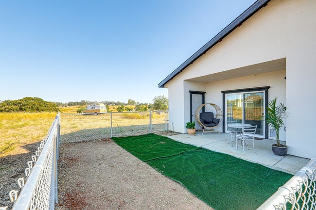 Building Photo - 6600 Thousand Oaks Dr