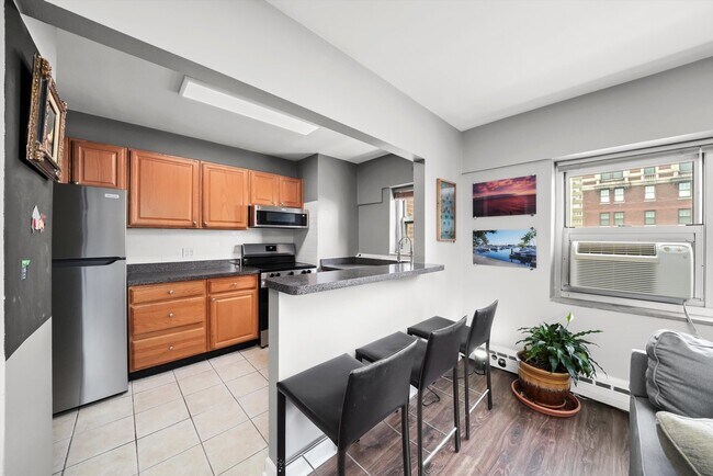 Building Photo - 4970 N Marine Dr