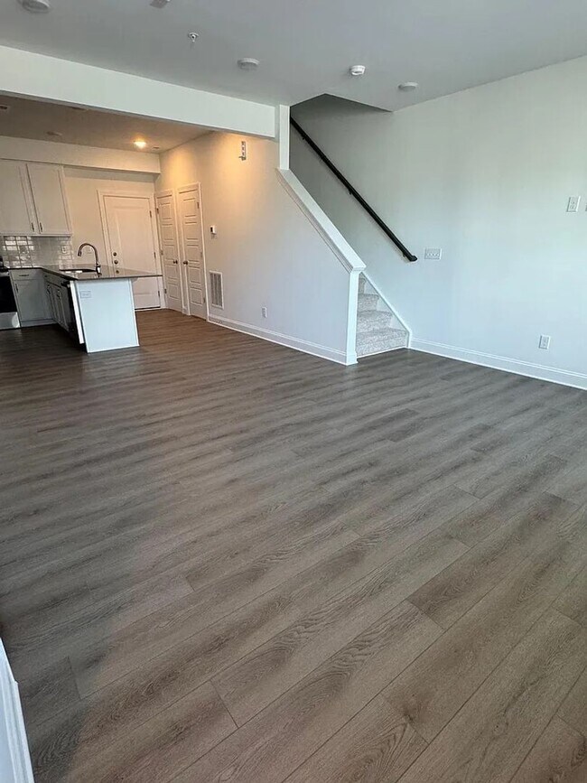 Building Photo - Stunning New Construction 3BD, 2.5BA Cary Townhome-Style Condo with a 1-Car Garage in a Prime Loc...