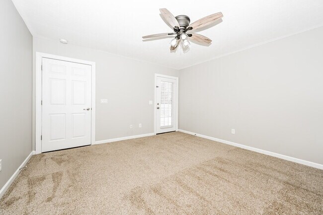 Building Photo - 4862 Beryl Dr