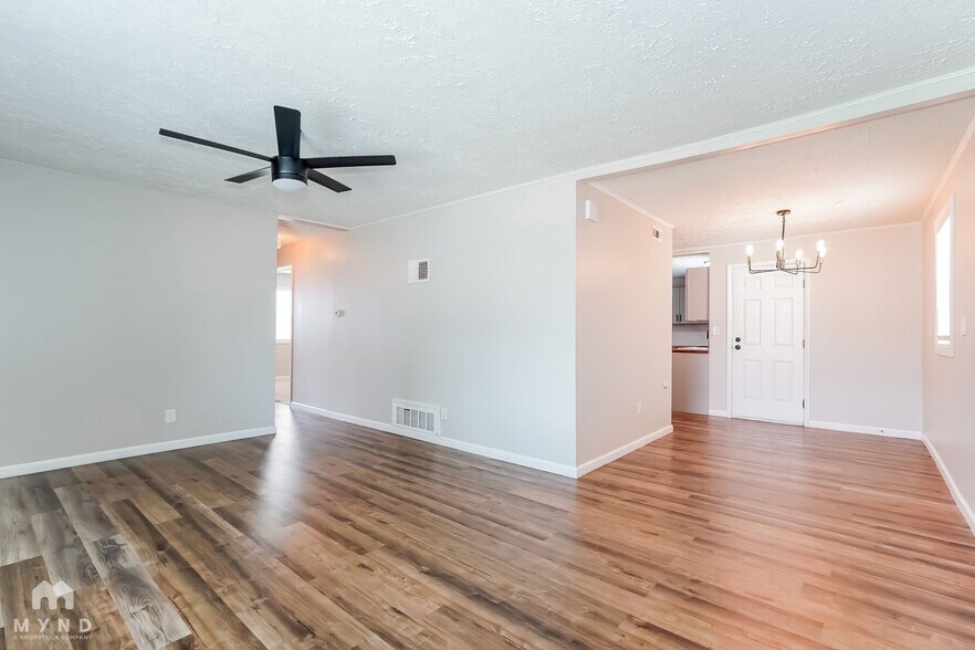 Building Photo - 245 St Christopher Ln