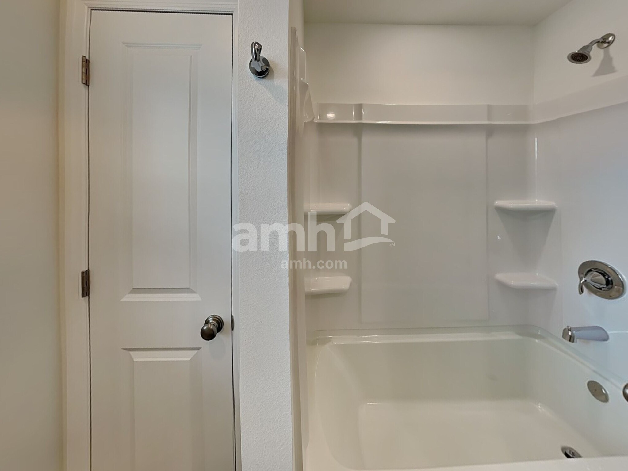 Building Photo - 14641 Cedar Ml Dr