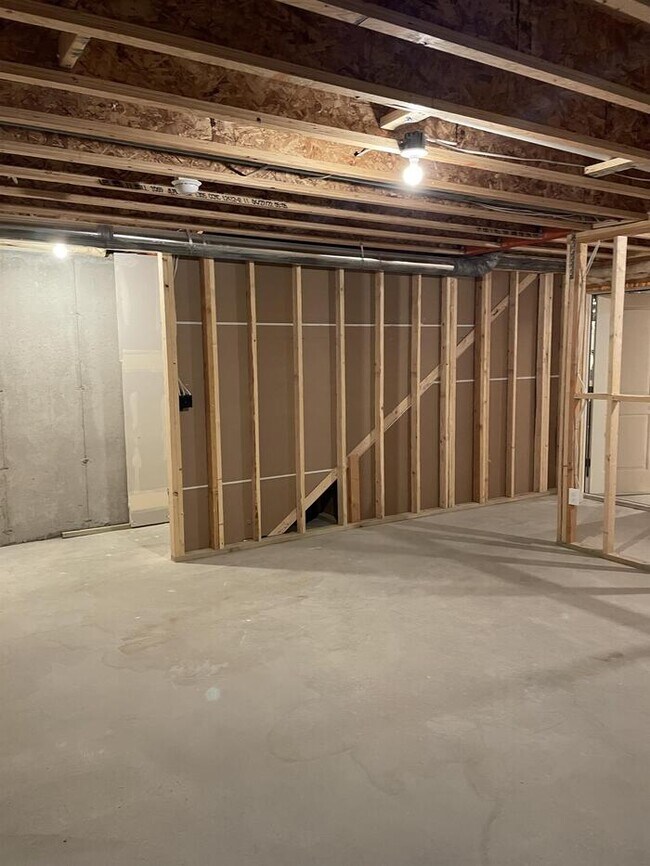Building Photo - 15135 S Reins Wy